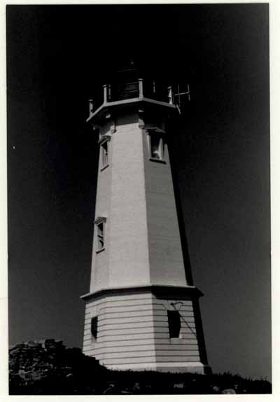 General view of the Tower at Louisbourg, 1990. © Canadian Coast Guard / Garde côtière canadienne, 1990.
