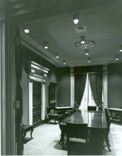 Photo of the John Counter Room inside Kingston City Hall, 1974. © Queen's University Archives, E. Erkan, 1974.