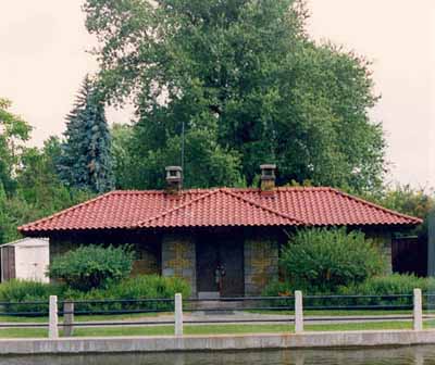 General view of the Patterson Creek Pavilion, 1993. © National Capital Commission / Commission de la capitale nationale, 1993.