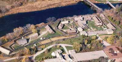 Aerial view of the Sainte-Marie Among the Hurons Mission National Historic Site of Canada, 2005. © Huronia Historical Park, Rosemary Vyvyan & William Brodeur, 2005.