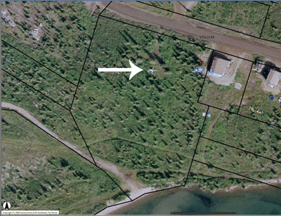 Detail of satellite view of Déline and Fort Franklin property and site marker © Government of the Northwest Territories, Atlas, http://gis.maca.gov.nt.ca
