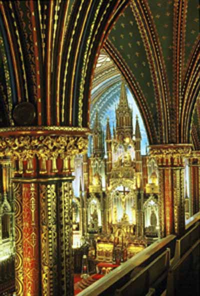 Interior view of Notre-Dame Roman Catholic Church / Basilica © Parks Canada Agency | Agence Parcs Canada, 1994.