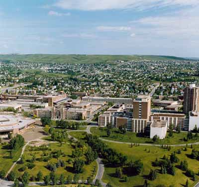 Aerial view of the campus of the Southern Alberta Institute of Technology, showing Heritage hall to the left of the image. © Parks Canada Agency / Agence Parcs Canada.