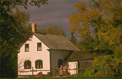 Photo of the Riel House National Historic Site of Canada, 1995. © Parks Canada Agency/Agence Parcs Canada, 1995.