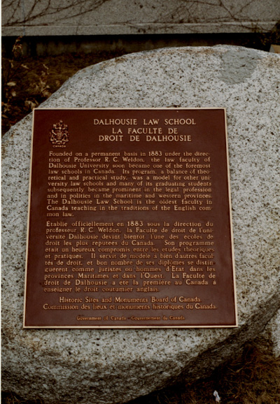 View of the HSMBC plaque on a boulder in front of the University of Dalhousie, Law School (© Parks Canada / Parcs Canada, 1989)