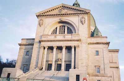 View of the Basilica at Saint Joseph's Oratory of Mount Royal National Historic Site of Canada, showing its columned and pedimented façade, 2002. © Parks Canada Agency / Agence Parcs Canada, N. Clerk, 2002.