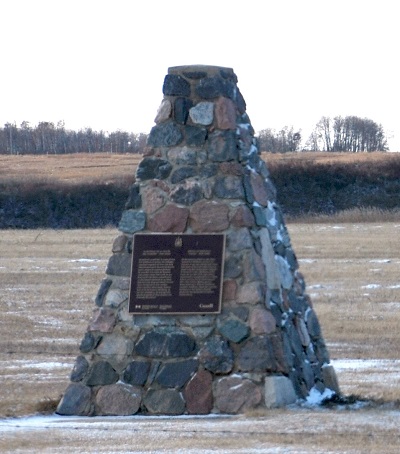 Carin at the site of the Battle of Tourond's Coulee / Fish Creek © Parks Canada | Parcs Canada