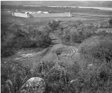 View of Fort Carlton, 1871 © Charles Horetzky, Library and Archives Canada/Bibliothèque et archives du Canada, 1871