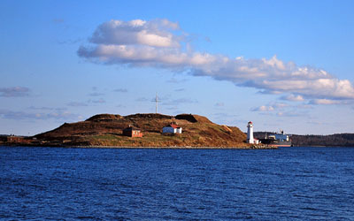 General view of Georges Island showing the drumlin land formation providing excellent viewplanes, 2008. © Georges Island, Morgan, 2008.