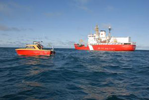 Canadian Coast Guard’s Sir Wilfrid Laurier, with Canadian Hydrographic Services survey vessel in foreground. 2008 HMS Erebus and HMS Terror survey