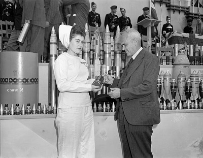 © Jack Long / Office national du film du Canada | National Film Board of Canada. Photothèque / Bibliothèque et Archives Canada | Library and Archives Canada / PA-112908
