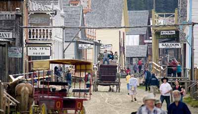 View of Barkerville's Main Street. (© Parks Canada/Parcs Canada 2009.)