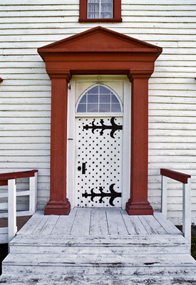 Detail view of Craigflower Manor House showing its materials and forms, all of which are expressive of a significant phase in the historical development of western Canada. © Parks Canada / Parcs Canada
