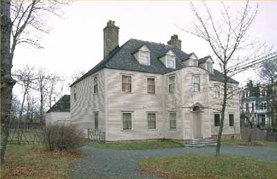 General view of St. Thomas Rectory / Commissariat House and Garden National Historic Site of Canada. (© Parks Canada / Parcs Canada, 2005)