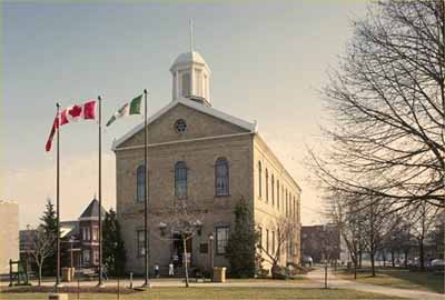 General view of the Old Woodstock Town Hall National Historic Site of Canada, 1990. (© Parks Canada Agency / Agence Parcs Canada, 1990.)