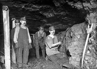 Beginnings of Coal Mining (© Western Development Museum / Library and Archives Canada / PA-038662)