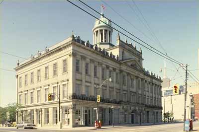 Corner view of St. Lawrence Hall, showing the façades facing the roads, 1996. © Parks Canada Agency / Agence Parcs Canada, 1996.