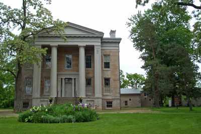 Exterior view of Ruthven Park, showing the Greek Revival style villa, 2003. © Parks Canada Agency / Agence Parcs Canada, 2003.