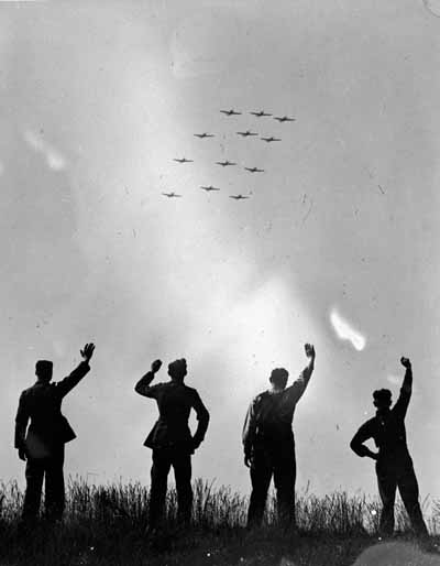 Service of the Royal Canadian Air Force (RCAF) during the Second World War © Expired