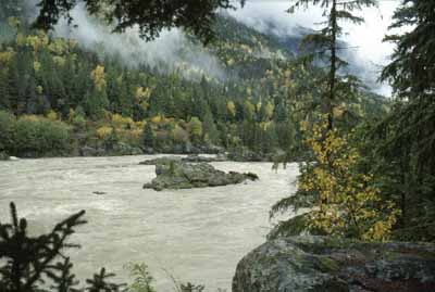 General view of Kitselas Canyon, showing the Skeena River. (© Parks Canada Agency / Agence Parcs Canada.)