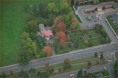 Aerial view of Maplelawn & Gardens, 2009. © Parks Canada Agency / Agence Parcs Canada, 2009.