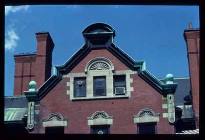 General view of the John R. Booth Residence, showing the construction of red brick with contrasting stone trim, 1982. © Parks Canada Agency, Agence parcs Canada, 1982.