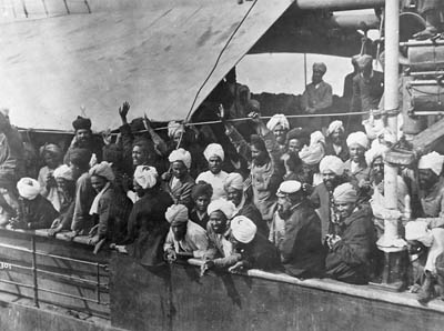 Sikhs on board the "Komagata Maru" in English Bay, Vancouver, British Columbia. 1914 © Library and Archives Canada | Bibliothèque et Archives Canada, PA-034015.