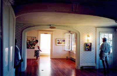Vue de l'intérieur du Domaine Joly de Lotbinière, qui montre les pièces d'Agnès Joly de Lotbinière, 2002. © Agence Parcs Canada / Parks Canada Agency, 2002.