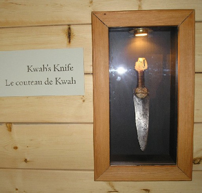 The knife believed to be Chief Kw’eh’s, loaned to J.B. Munro, found in the Royal BC Museum collection and now on display at Fort St. James National Historic Site of Canada © Parks Canada Agency | Agence Parcs Canada, Frieda Klippenstein, 2008.