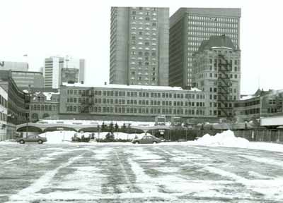 Photo prise de l'extérieur (© Service canadien des parcs, Direction de l'histoire de l'architecture, Monique Trépanier, 1990.)