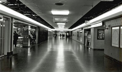 General view of Canadian National Railways Central Station, showing the modern spacious volume of the interior, free of internal columns, 1995. © Parks Canada Agency/Agence Parcs Canada, S.D. Bronson, February 1995.