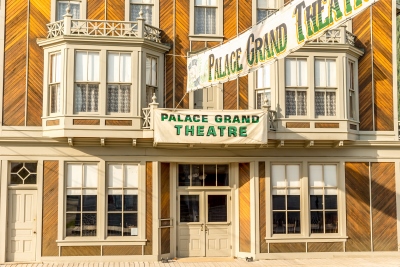 Detail of Palace Grand Theatre main façade © Parks Canada Agency \ Agence Parcs Canada
