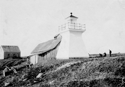 Historic photograph showing Pictou Island South Lighthouse, November 19, 1906. (© Nova Scotia Archives, Canada Department of Transport \ Archives de la Nouvelle-Écosse, Ministère des Transport du Canada, no. 1973-56 vol 2 no 62.1)