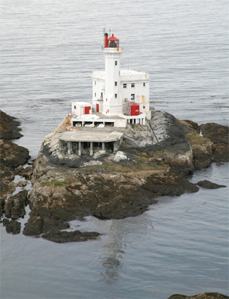 Aerial view of Triple Islands Lighthouse, 2010. © Kraig Anderson - lighthousefriends.com