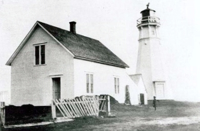 Photographie historique du phare du Cape Jourimain en 1907 © Library and Archives Canada | Bibliothèque et Archives Canada, PA-148280
