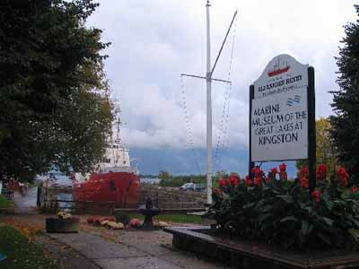 Rear view of the Kingston Dry Dock, showing the location facing the St. Lawrence River, on the Kingston waterfront, 2008. © Agence Parcs Canada / Parks Canada Agency, David Henderson, 2008.
