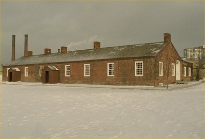 Fort York / Officer's Quarters and Mess © Parks Canada/Parcs Canada 1991
