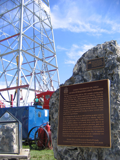 View of HSMBC plaque at Canadian Petroleum Discovery Center © Parks Canada / Parcs Canada, 2005