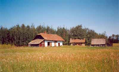 Old Cybuliak Property at the Victoria District, 2000. © Agence Parcs Canada/ Parks Canada Agency, Lynda Villeneuve, 2000.