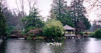 Vue générale du jardin japonais au Hatley Park, 1995. © Parks Canada Agency/Agence Parcs Canada, L. Maitland, 1995.