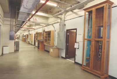 View of a corridor in Hangar 1, showing its interior arrangement, which clearly distinguishes between its two main functions, 2000. © Department of National Defence / ministère de la Défense nationale, 2000.
