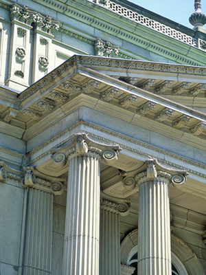 Detail view of Osgoode Hall showing distinctive features of its architecture, 1993. © Parks Canada Agency / Agence Parcs Canada, J Butterill, 1993.