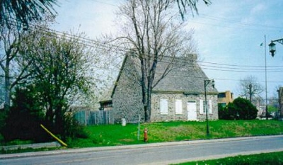 Vue générale de la maison LeBer-LeMoyne, mai 2001. (© Parks Canada Agency \ Agence Parcs Canada, 2001.)