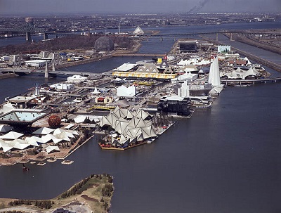 Photo d'une vue aérienne de l'Île Notre-Dame pendant Expo 67 à Montréal. © Bibliothèque et Archives Canada | Library and Archives Canada / e000990825