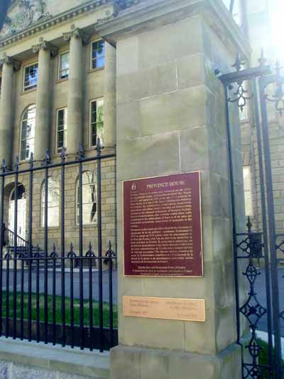 View of the commemorative plaque for Province House. © Parks Canada/Parcs Canada