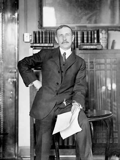 Dr. Arthur G. Doughty in his office. ca. 1912-1913 © Library and Archives Canada | Bibliothèque et Archives Canada / C-051652