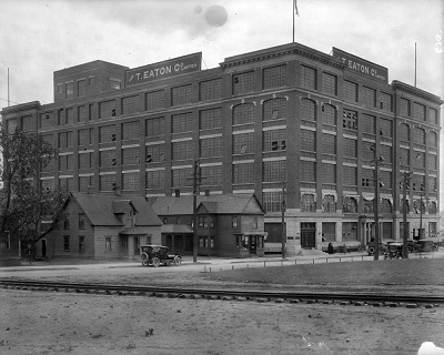 T. Eaton Co. - building. 1927  Moncton, N.B. © Canadian National Railways | Chemins de fer nationaux du Canada / Library and Archives Canada | Bibliothèque et Archives Canada / PA-