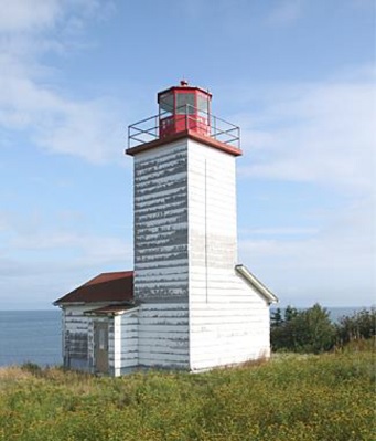 Black Rock Point Lighthouse viewed from the south east (© Fisheries and Oceans Canada | Pêches et Océans Canada)