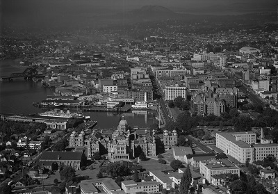 Old Town Victoria (© Library and Archives Canada | Bibliothèque et Archives Canada /National Film Board fonds | fonds de l'Office national du film / e011175941)