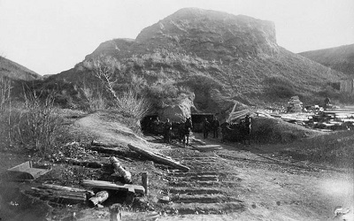Origins of Coal Industry in Alberta © Charles Alexander Magrath / Library and Archives Canada | Bibliothèque et Archives Canada / C-003598
